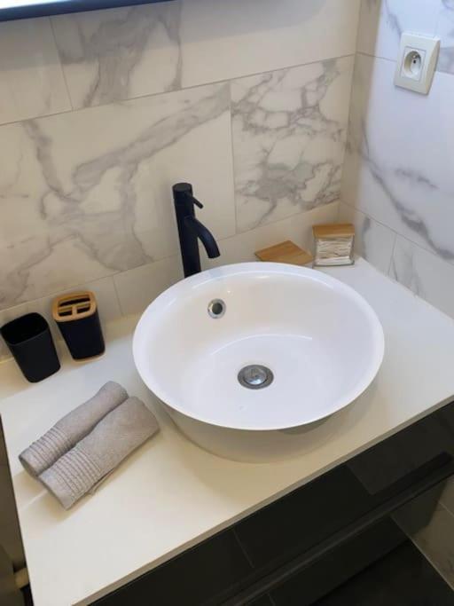 Mulhouse Grand T2 -  La Fonderie -Parking Gratuit Apartment Bagian luar foto